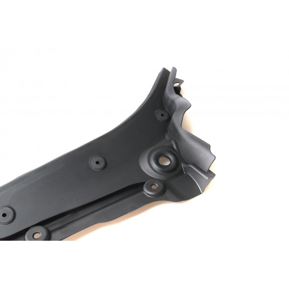 Планка під скло лобове BMW 5 (F10/F11) 09-16