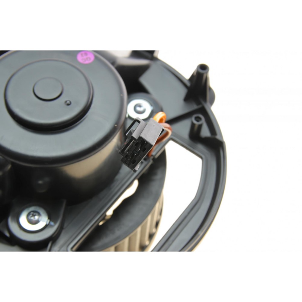 Моторчик пічки VW Passat B8/Golf/Crafter/Skoda Octavia/Superb 1.0-2.05 12-