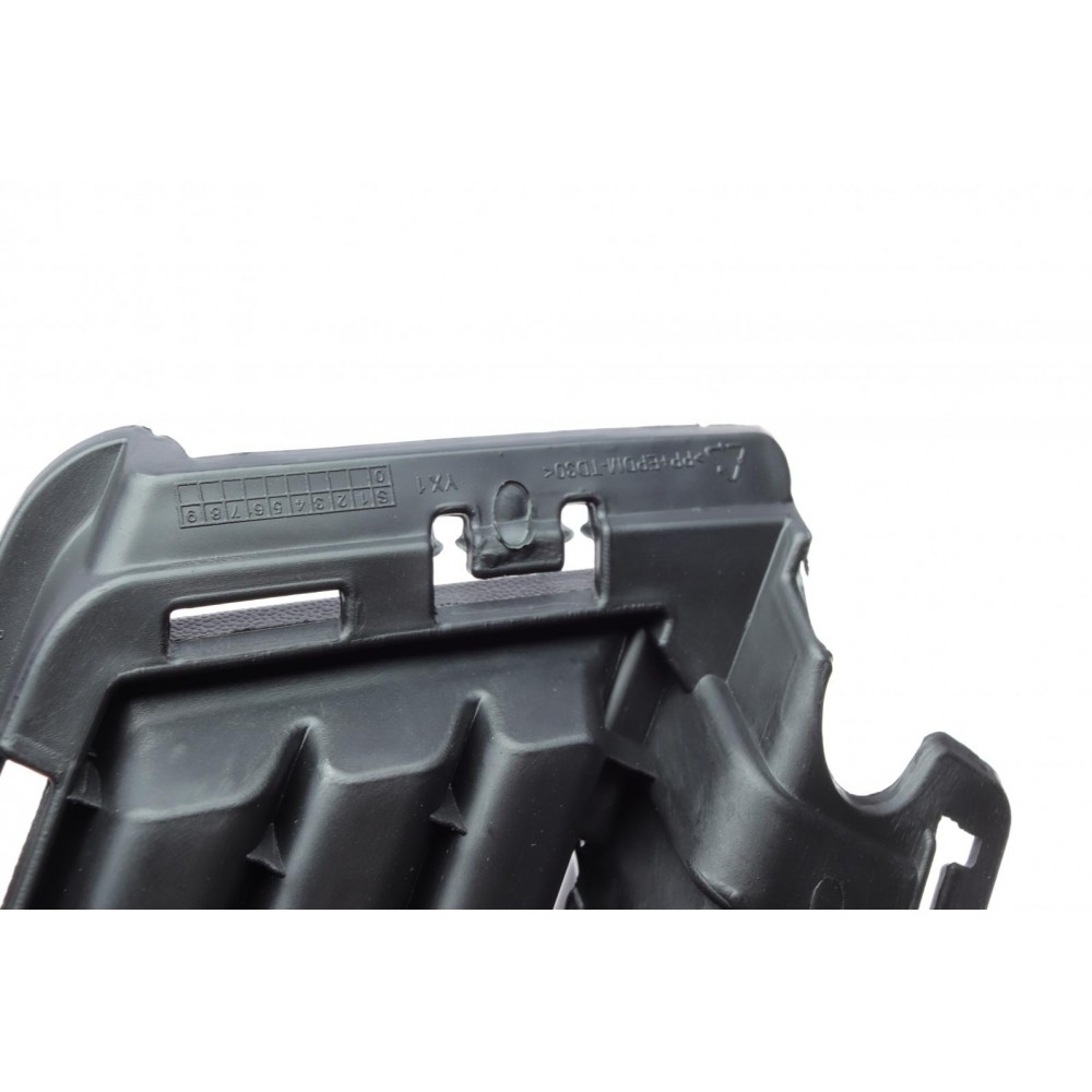 Вставка бампера (без протитуманки) VW Golf VII 12- (L)