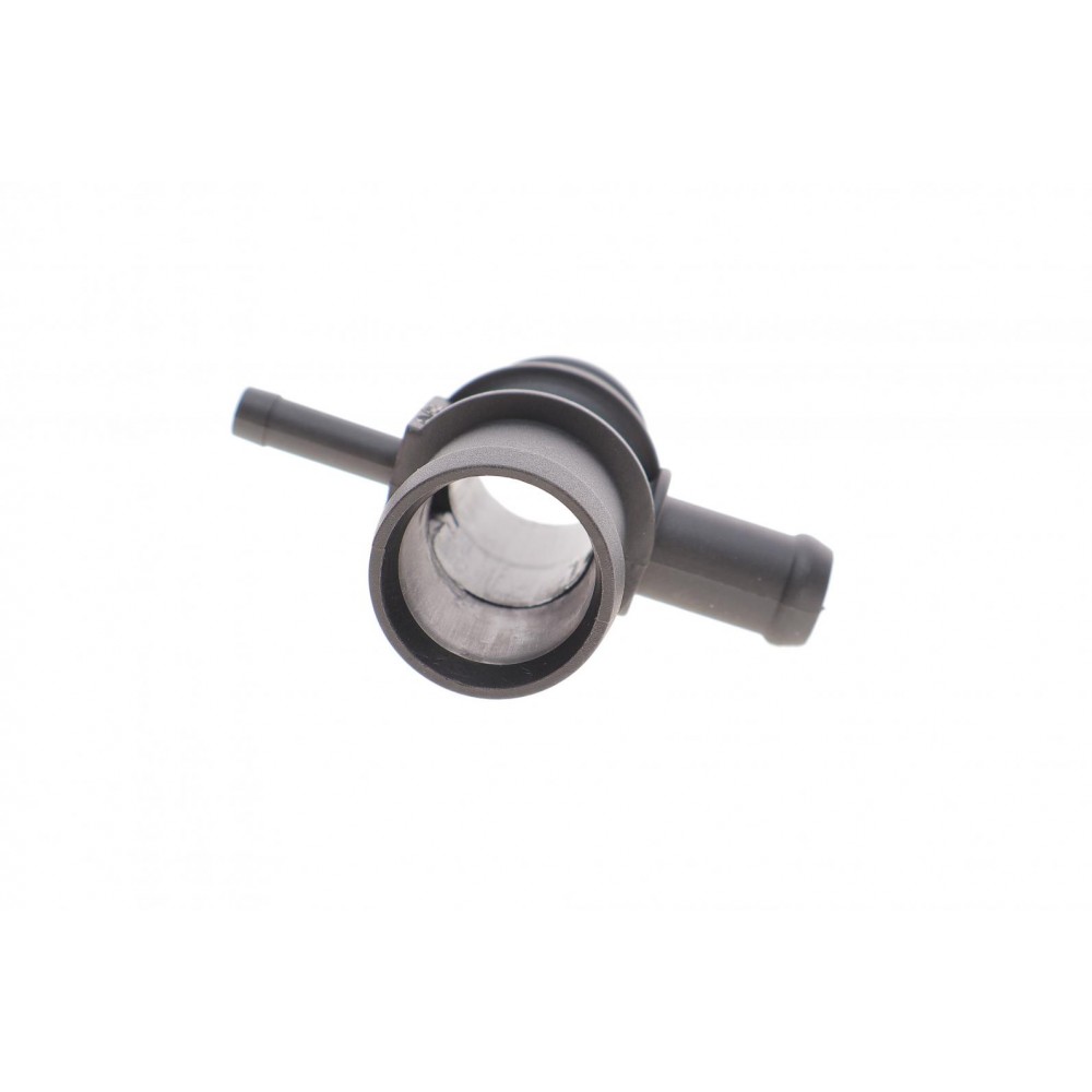 Фланець системи охолодження VW Caddy III 1.6/2.0 04-15