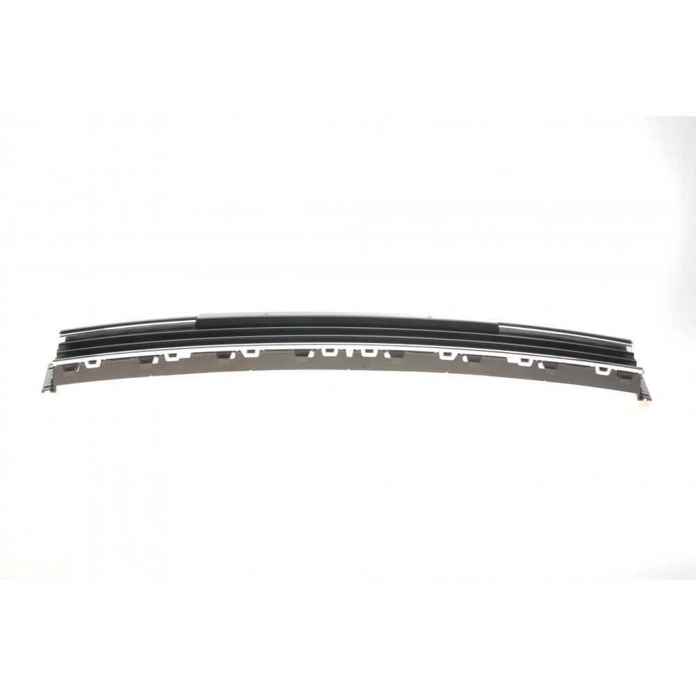 Решітка радіатора VW Passat 1.4-2.0TDI 10-14