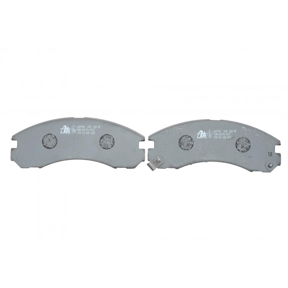 Колодки гальмівні (передні) Mitsubishi Outlander 03-/Lancer 94-/Galant/Pajero 88-03/Peugeot 4007 07- (Akebono)