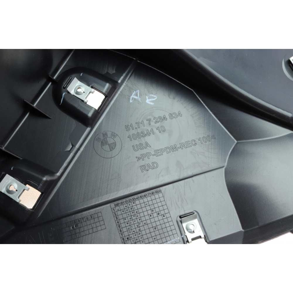 Підкрилок (передній/передня частина) BMW X5 (E70) 10-13 (R)