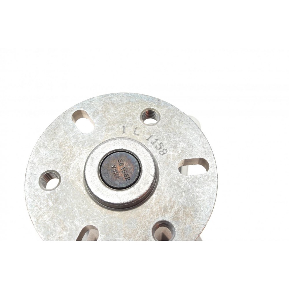 Помпа води Citroen C5/C6/Peugeot 407 3.0 HDi 09-
