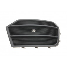 Вставка бампера (під протитуманку) Audi Q3 11-18 (R)