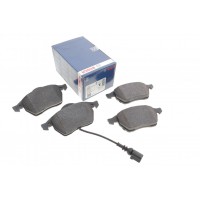 Колодки гальмівні (передні) Audi A3/TT/Seat Leon/Skoda Octavia/VW Golf 96-10/Polo 05-09 (+датчик)