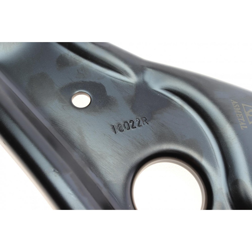 Важіль підвіски (передній) (R) Nissan Qashqai II/Renault Kadjar 13-