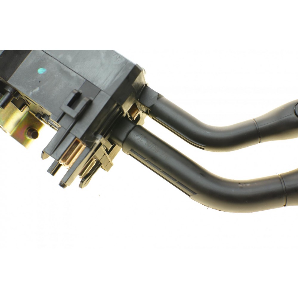 Перемикач підрульовий Audi 100/200/80/90 83-00