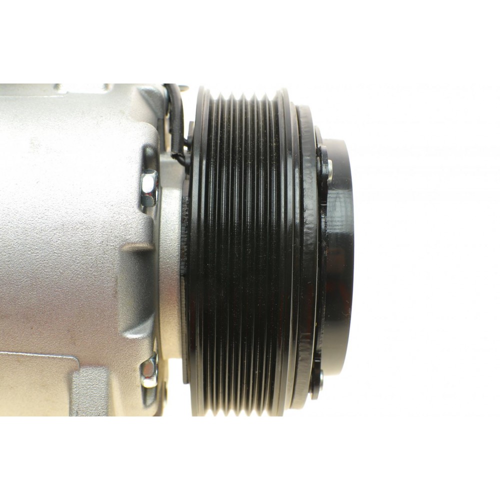 Компресор кондиціонера BMW 3 (F30/F80)/5 (F10//F11)/7 (F01/F02/F03) 2.0i/3.0D 08-18