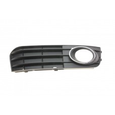 Вставка бампера (під протитуманку) Audi A4 07-15 (R)