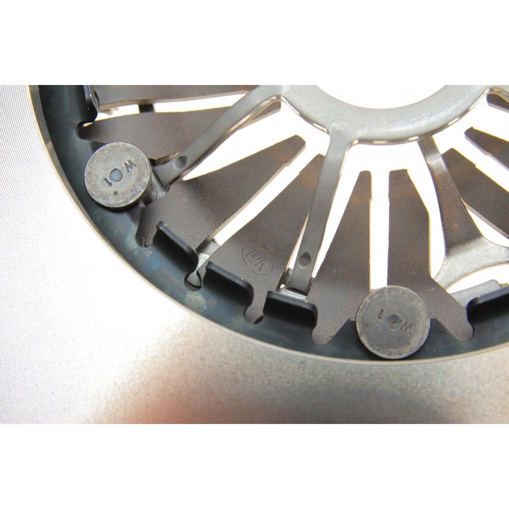 Комплект зчеплення Kia Sorento 2.5 CRDi 02-11 (d=255mm) (+вижимний)