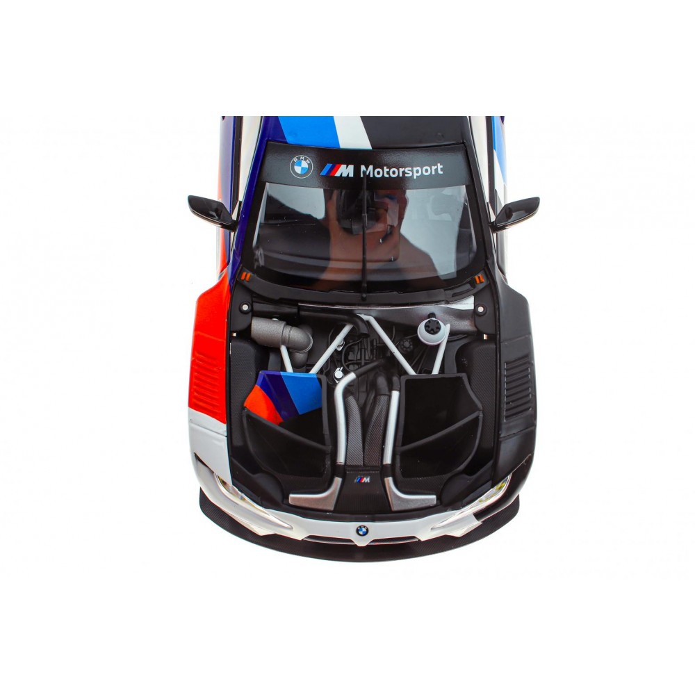 Модель автомобиля BMW 4 (GT3) 1:18