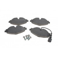 Колодки гальмівні (передні) VW Caddy IV/Golf VII/Passat B8/Skoda Octavia/Seat Leon 12- (з датчиком)