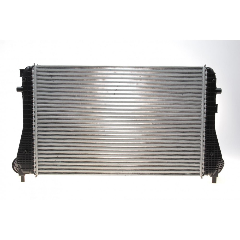 Радіатор інтеркулера VW Passat/Sharan/Tiguan 1.4-2.0D 05-