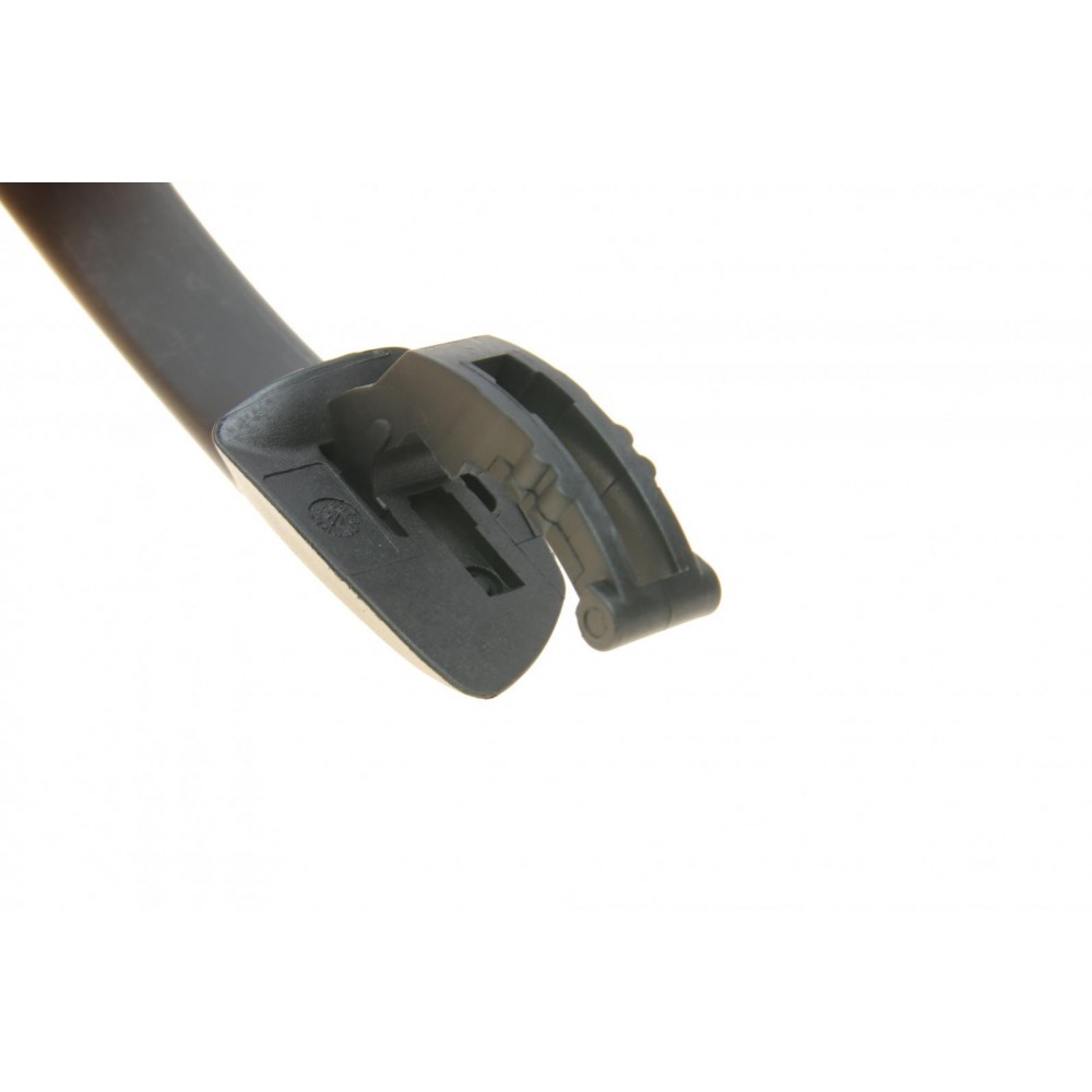 Ручка дверей (передніх/ззовні) (R) VW Golf/Passat 10-/Skoda Superb 08-15 (оснащен. GUIDADESTRA)