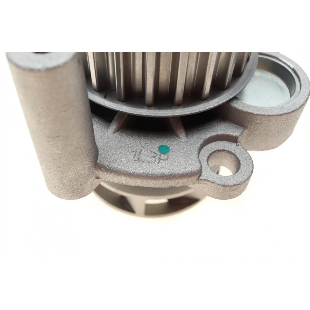 Помпа води Audi A4/A6/VW Caddy/Golf IV/Passat/T5 1.8T/2.0 03-