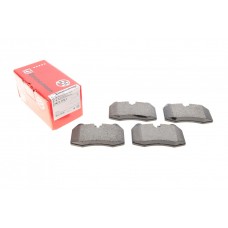 Колодки гальмівні (передні) BMW 7 (E38) 94-01/8 (E31) 90-99 (Brembo)