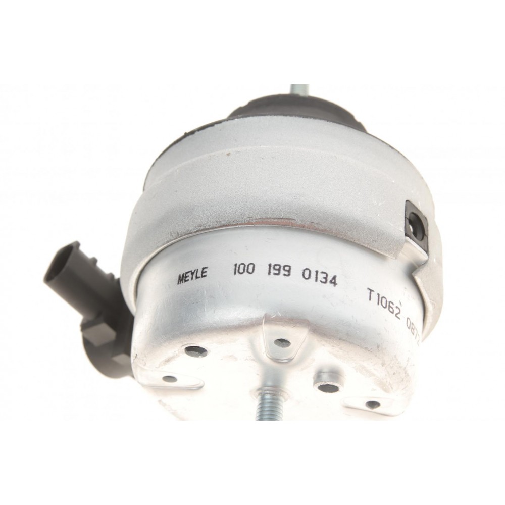 Подушка двигуна Audi A4/A6/ VW Passat 2.5 TDI 97-05