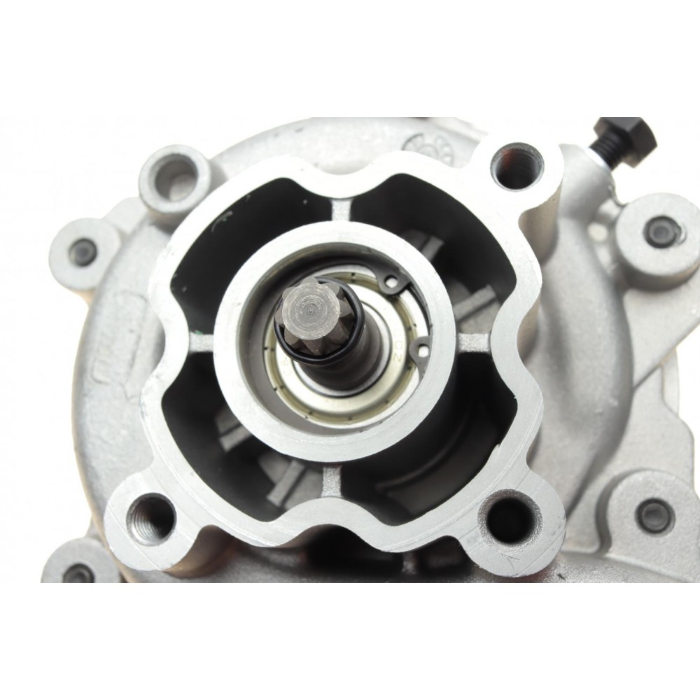 Помпа води Ford Transit 2.0DI/TDCi 00-06/Mondeo III 2.0DI/2.2TDCi 00-07 (B/B) (8 лоп.)