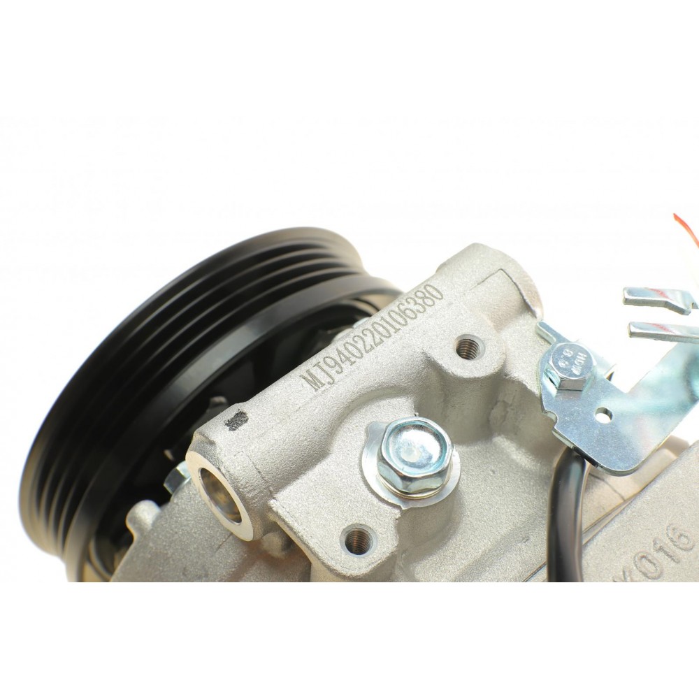 Компресор кондиціонера BMW 5 (E60/E61)/7 (E65/E66/E67) 2.0-3.0D 01-10