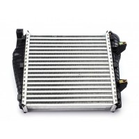 Радіатор інтеркулера Audi Q7/VW Touareg 3.0/4.1 03- (L)