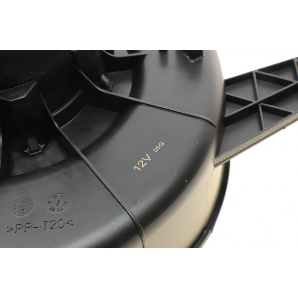 Моторчик пічки Audi A1/A2/Skoda Fabia/Rapid/Roomster 01-