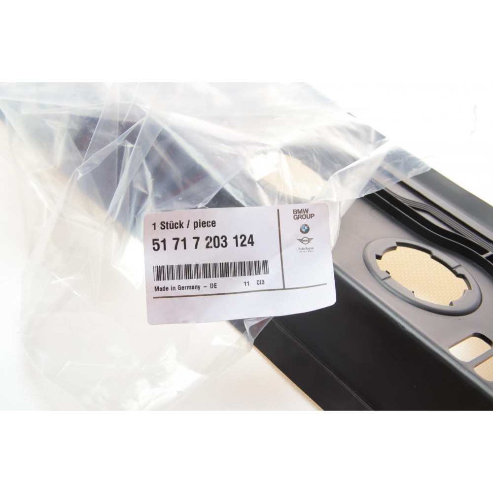 Планка під скло лобове BMW 5 (F10/F11) 09-16