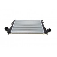 Радіатор інтеркулера VW Passat/Sharan/Tiguan 1.4-2.0D 05-