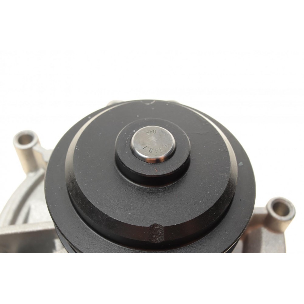 Помпа води Citroen Jumper/Peugeot Boxer 2.5D/TD/TDI/4x4 96-02 (B/B) (8 лоп)