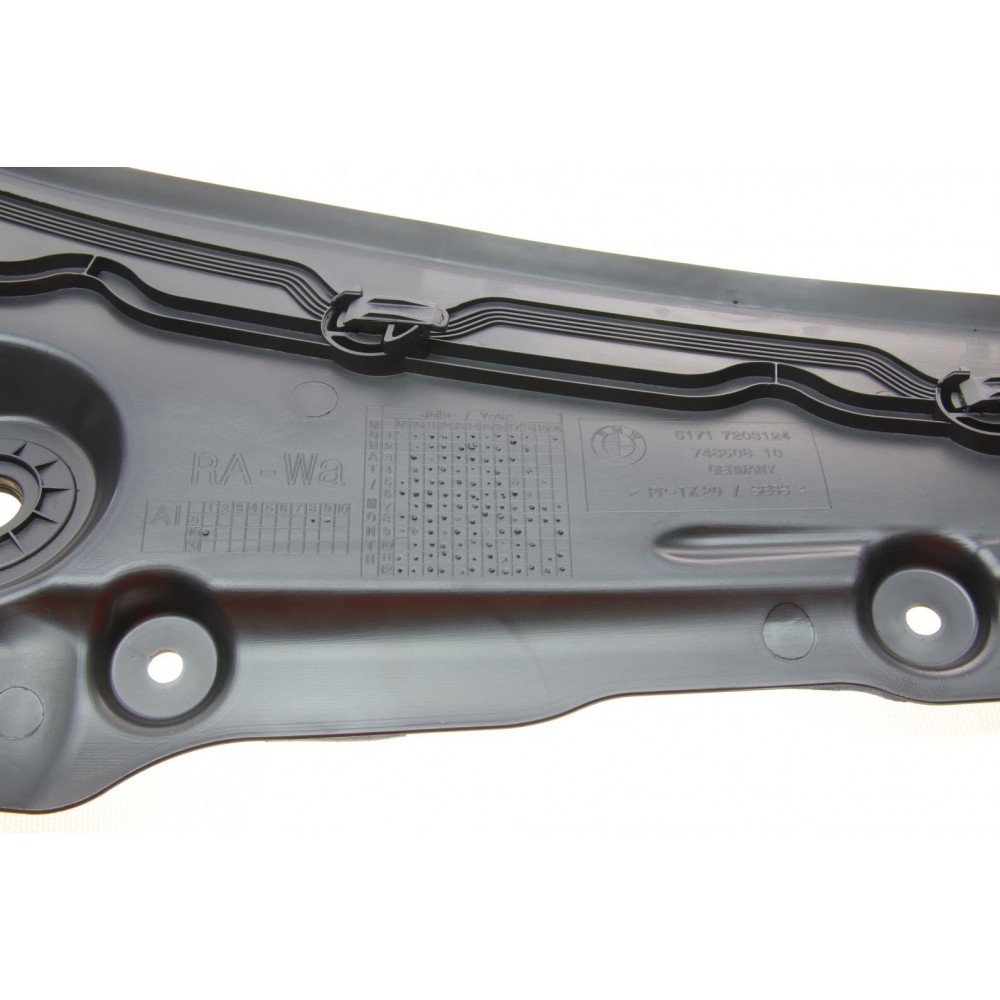 Планка під скло лобове BMW 5 (F10/F11) 09-16