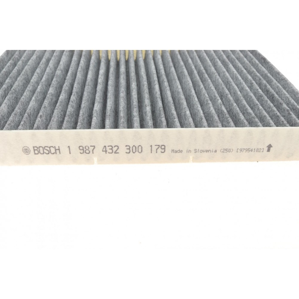 Фільтр салона VW Golf IV/Skoda Octavia/Audi A3 1.0-3.2 92-10 (вугільний)