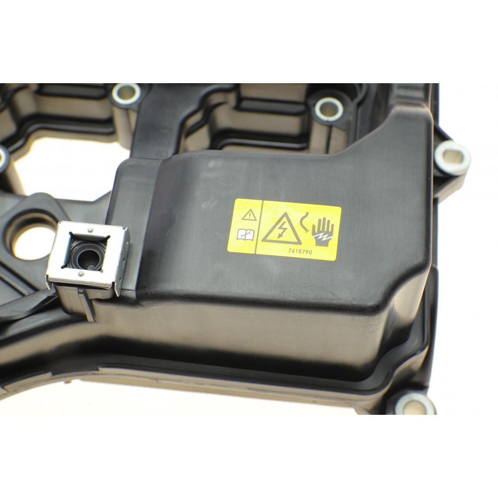 Кришка клапанів MB Sprinter 06-/C-class (W203/W204) 02-14 (M271)