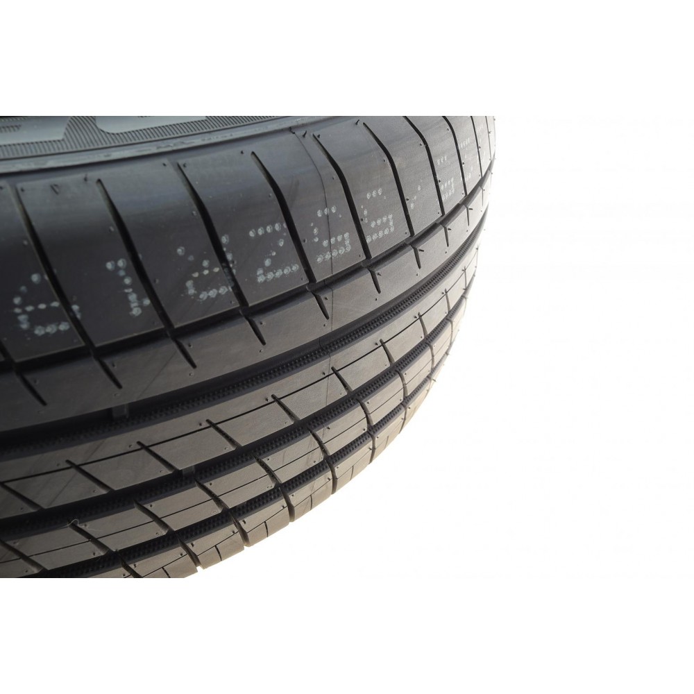 Шина PracticalMax H/P RS26 225/55 ZR19  99W (літня) Rim Protector