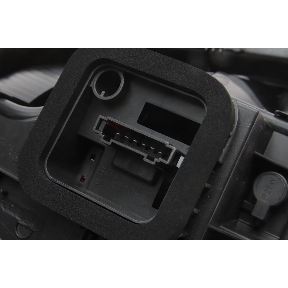 Ліхтар задній VW Polo 09-14 (R)