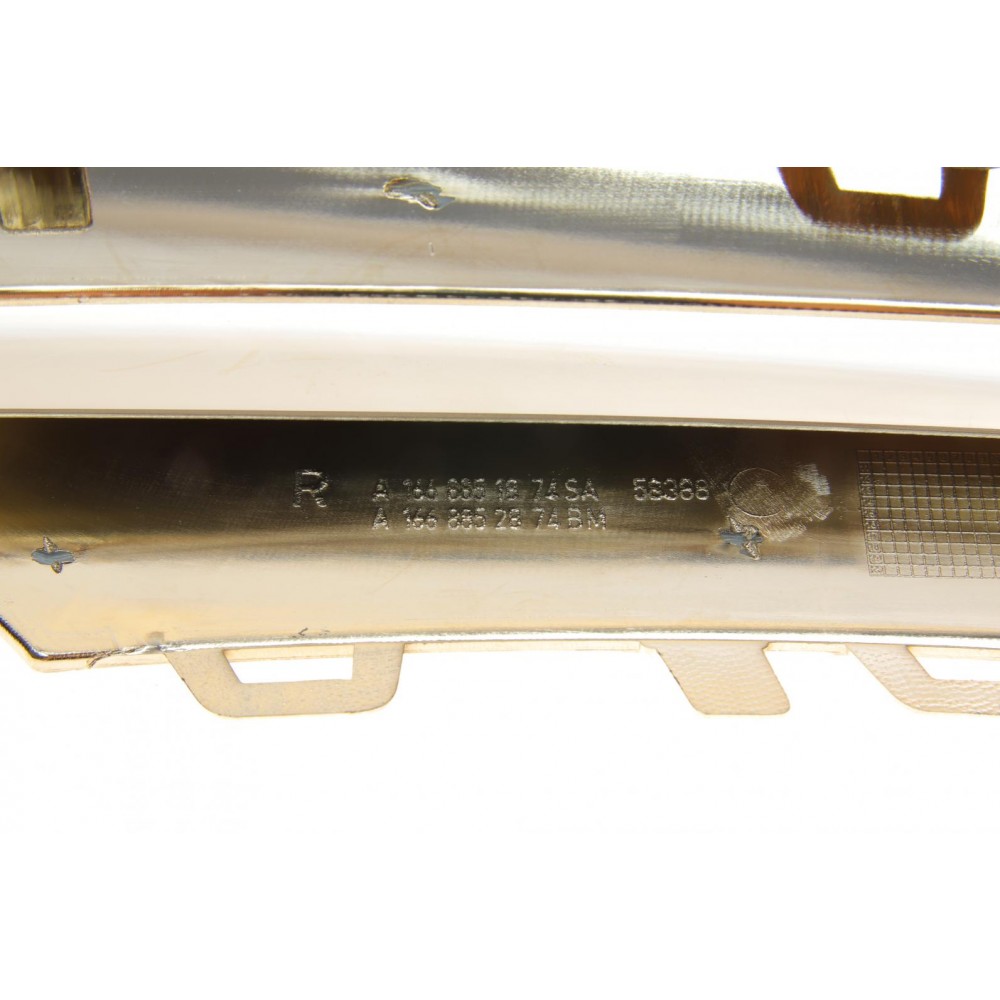Вставка бампера (під протитуманку) MB GL-class (X166) 12-15 (R)