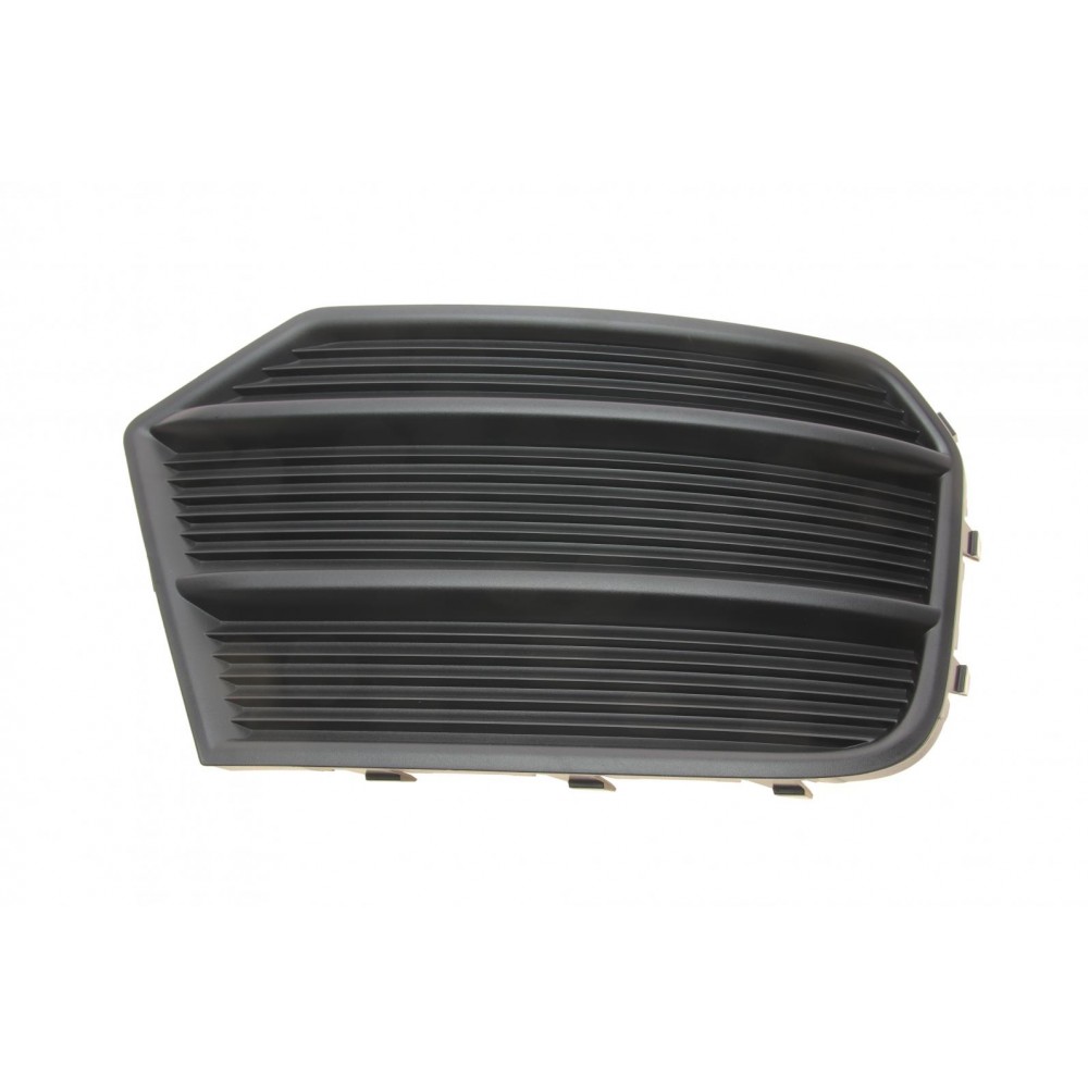 Вставка бампера (під протитуманку) Audi Q3 11-18 (R)