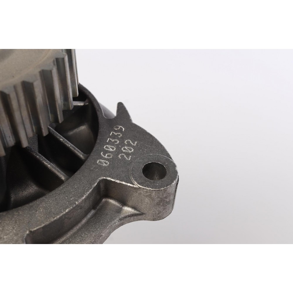 Помпа води Audi 80/100/A6 2.3i 91-