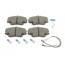 Колодки гальмівні (передні) Renault Megane 96-03/Clio 90-/Logan/Dacia Sandero 08- (+датчики)