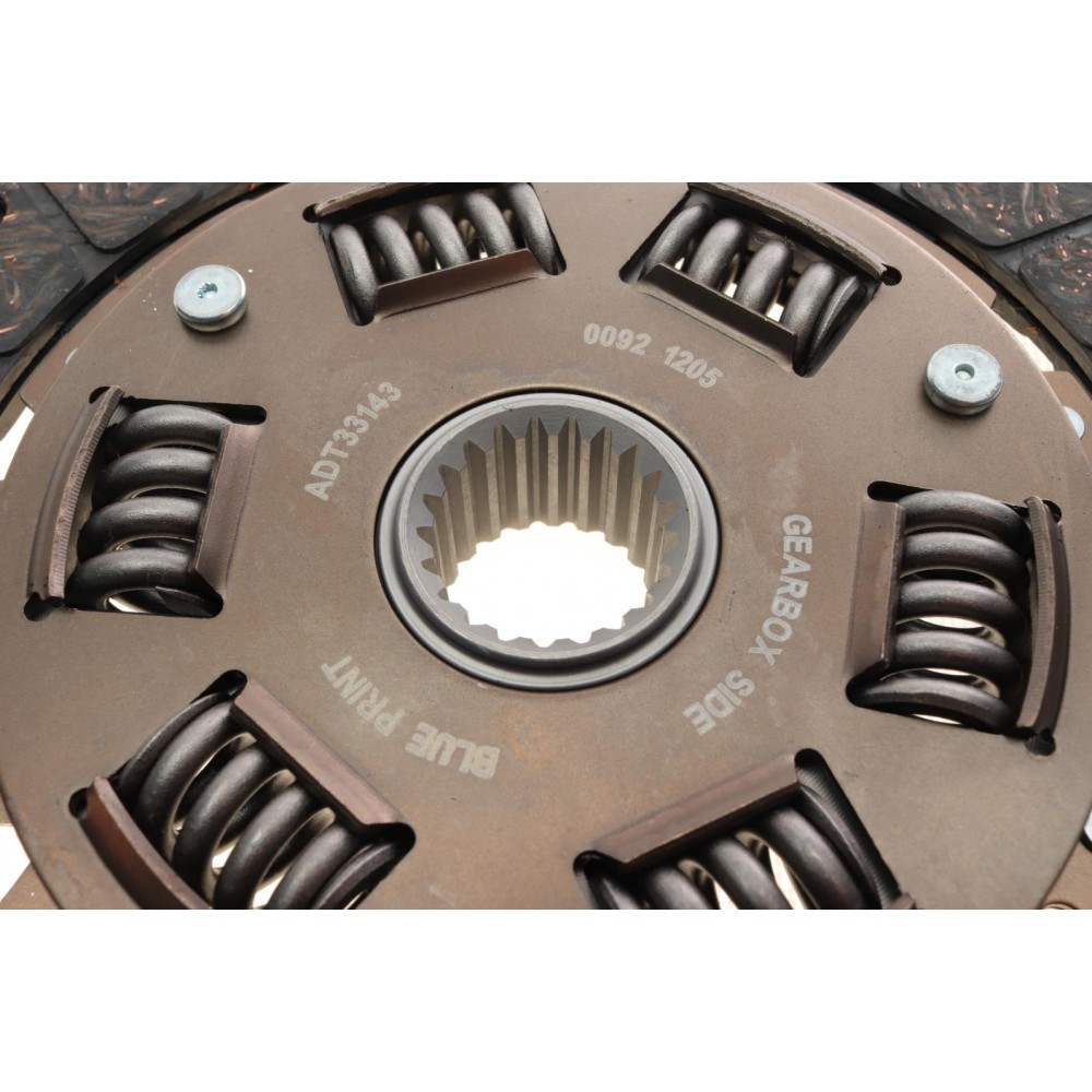 Комплект зчеплення Toyota Avensis/Rav 4 2.0 00-09 (d=236mm) (+вижимний)