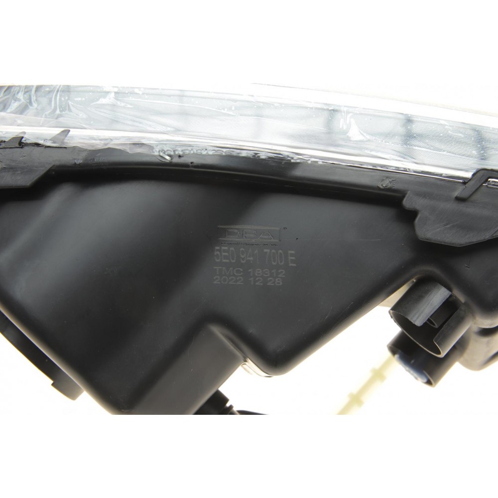 Фара протитуманна Skoda Octavia 1.2-2.0 TSI/TDI 12- (R) (чорна)