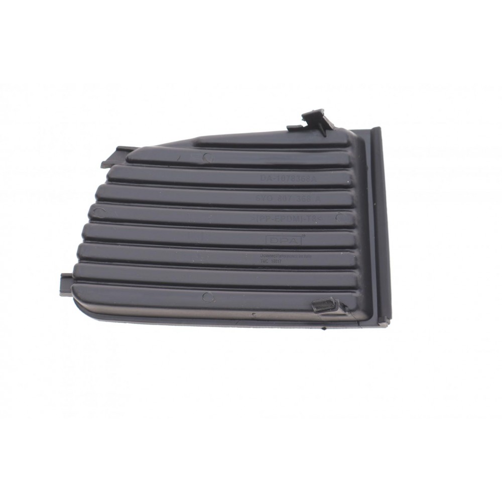 Вставка бампера (без протитуманки) Skoda Fabia 99-08 (R)