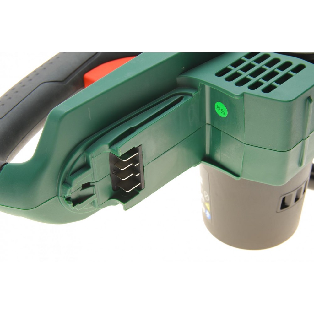 Пила ланцюгова акумуляторна UniversalChain 18 (18V/2.5A/h) 20 см/З автомат. змащенням ланцюга + мастило
