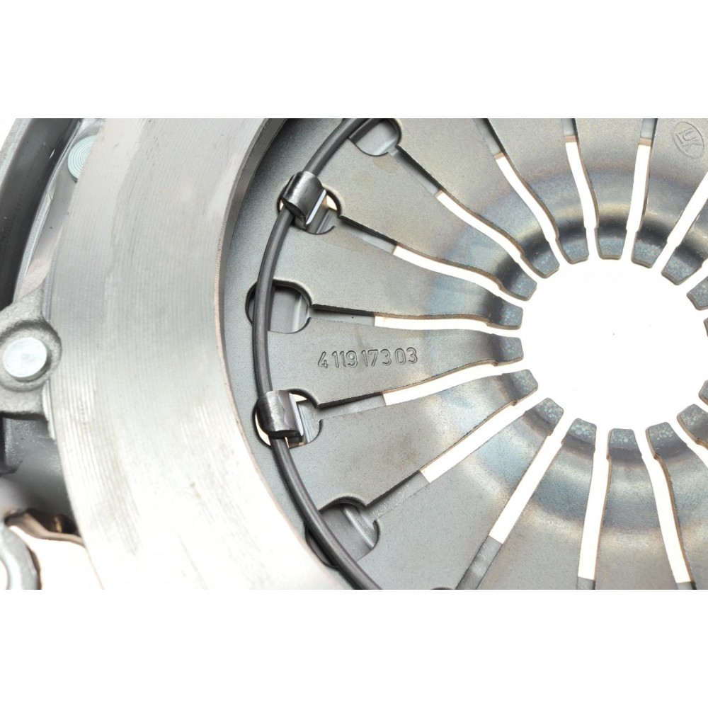 Комплект зчеплення Ford Fiesta 1.8D 96-02 (d=210mm)