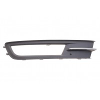 Вставка бампера (під протитуманку) VW Passat 14- (L)