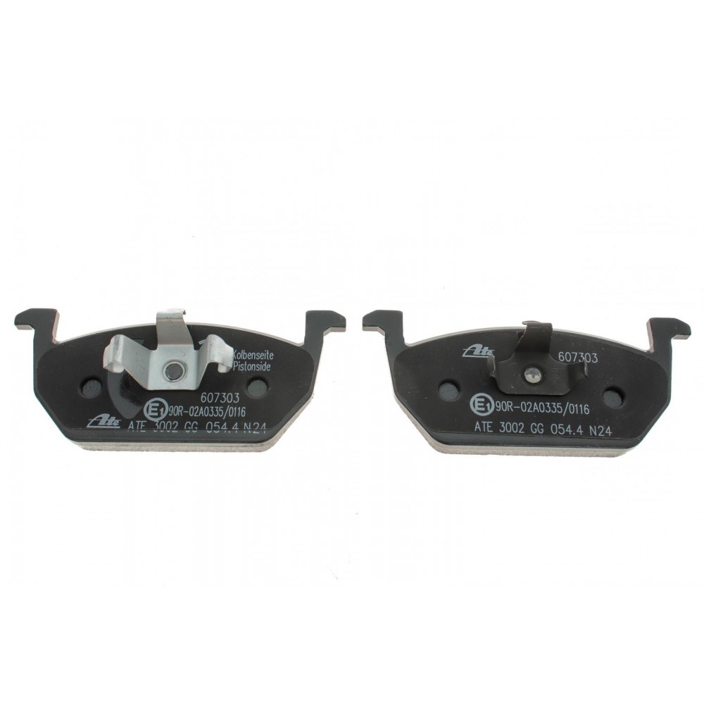 Колодки гальмівні (передні) Audi A3/Seat Leon/Skoda Octavia IV/V/VW Golf VII 12- (VW) (+датчик)