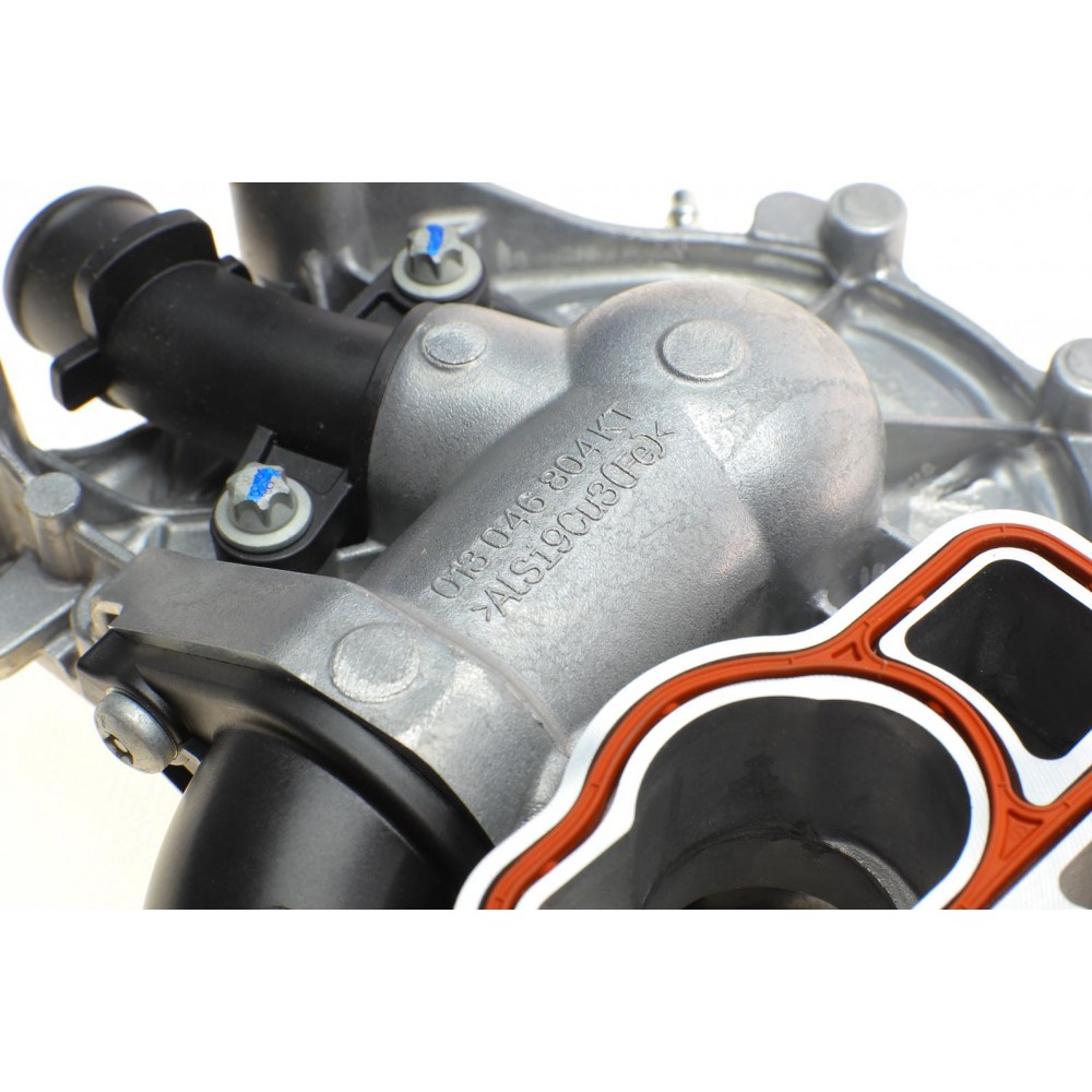 Помпа води MB C-class (W204/S204)/E-class (W212) 08-(з корпусом/упр.вакуум)