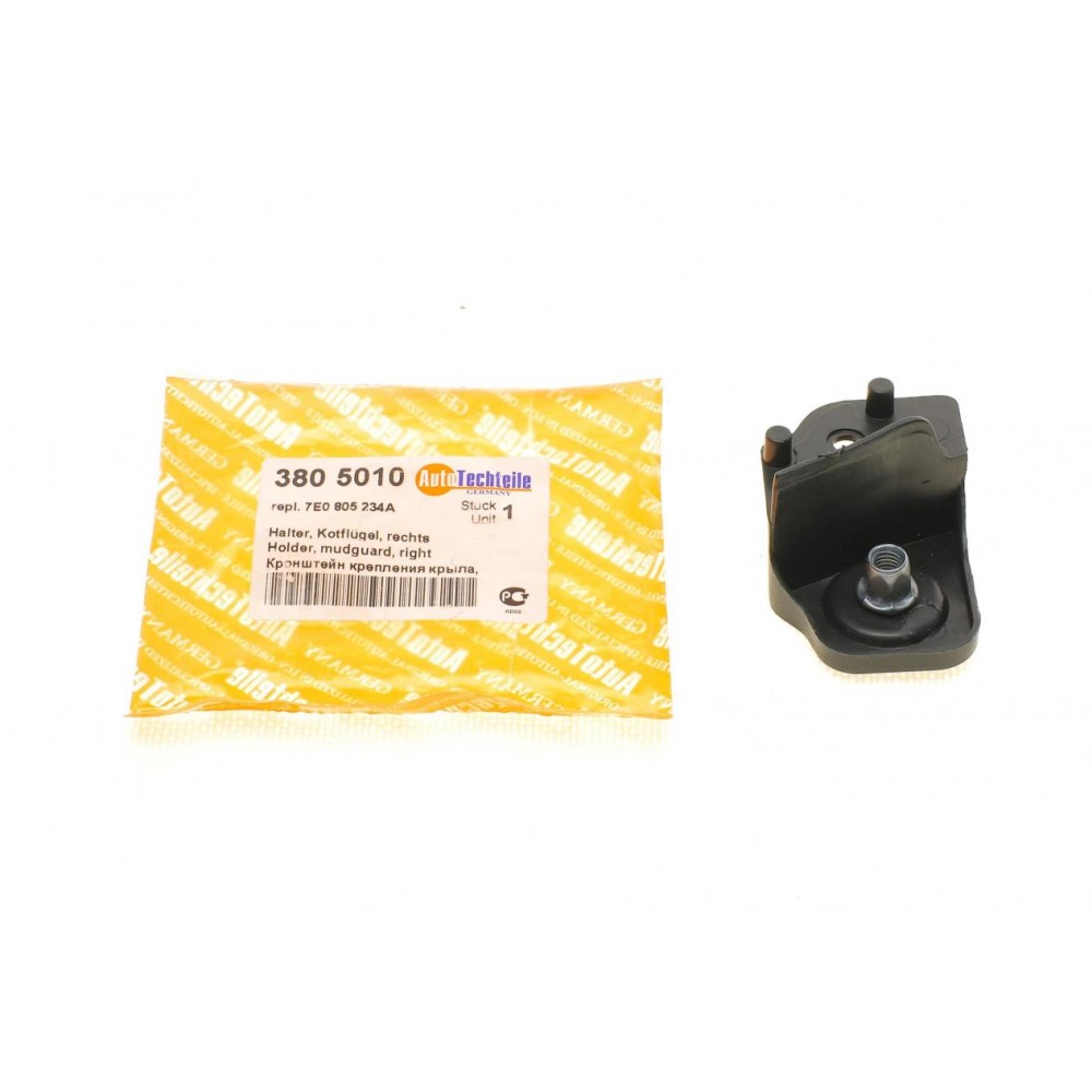 Кронштейн кріплення бампера (R) VW T5/T6 10-