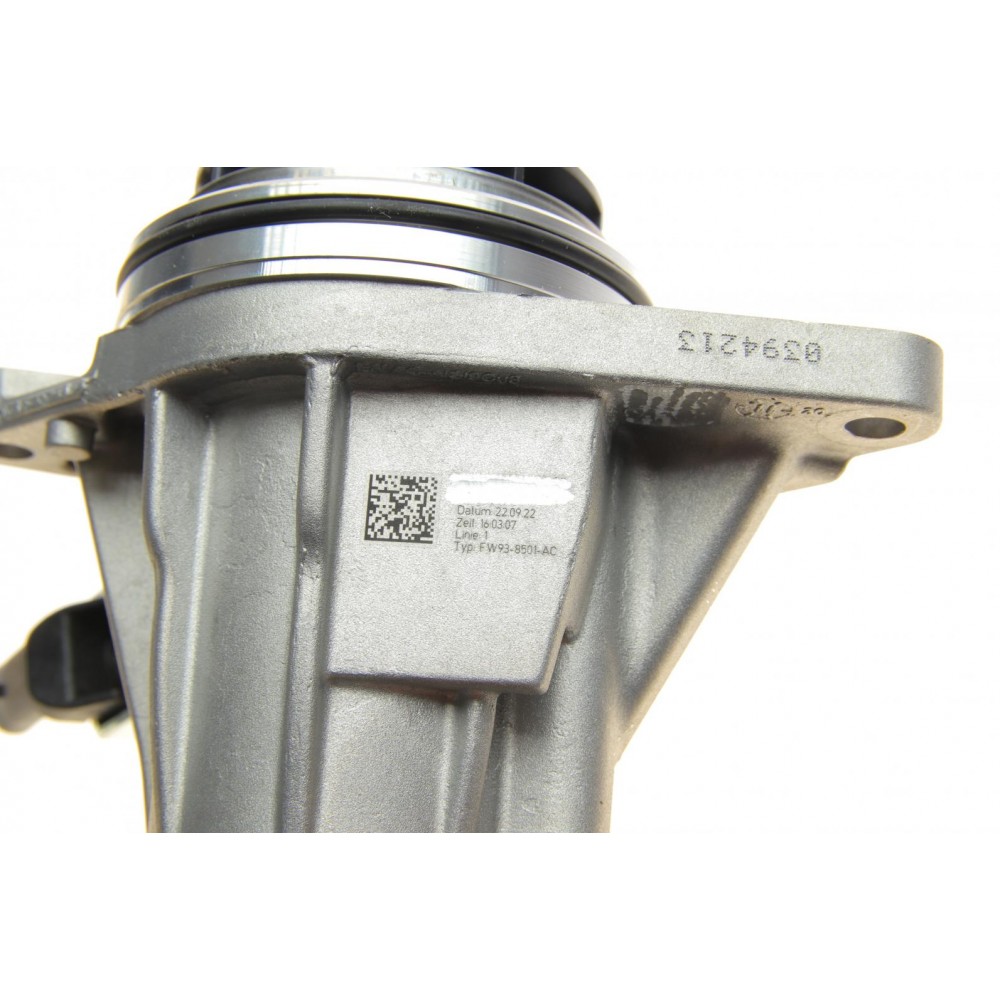Помпа води Land Rover Discovery/Range Rover 3.0D 09-