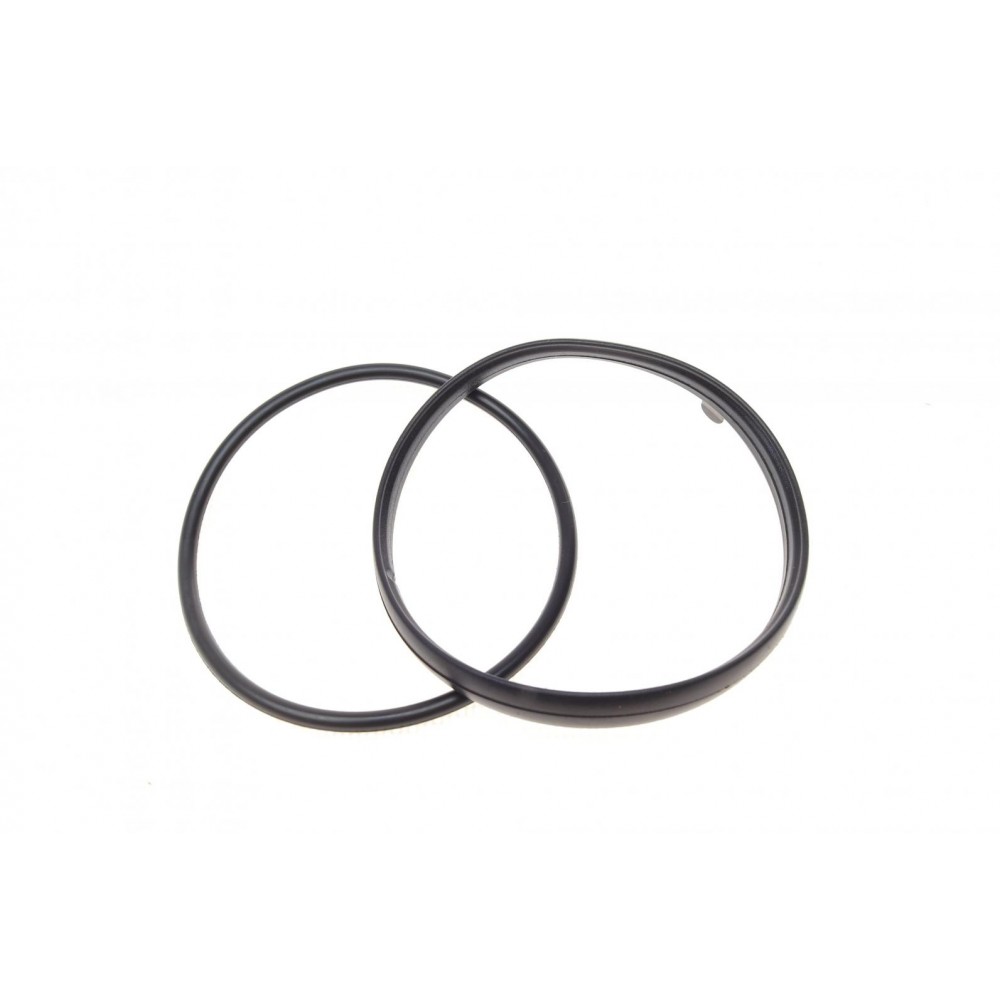 Фільтр масляний Volvo C30/C70/S40/S60/S80 2.0-2.4 10-