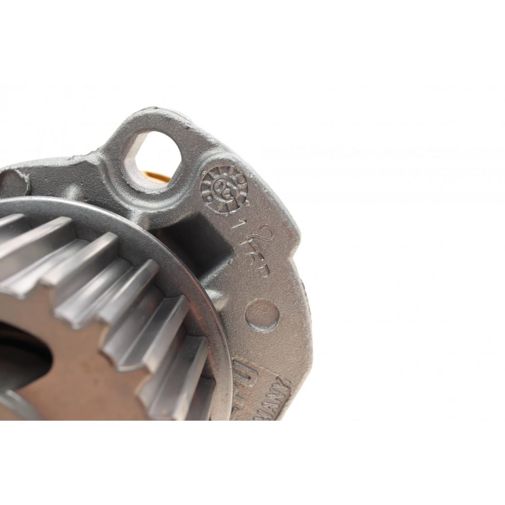 Помпа води Audi A4/A6/VW Caddy/Golf IV/Passat/T5 1.8T/2.0 03-